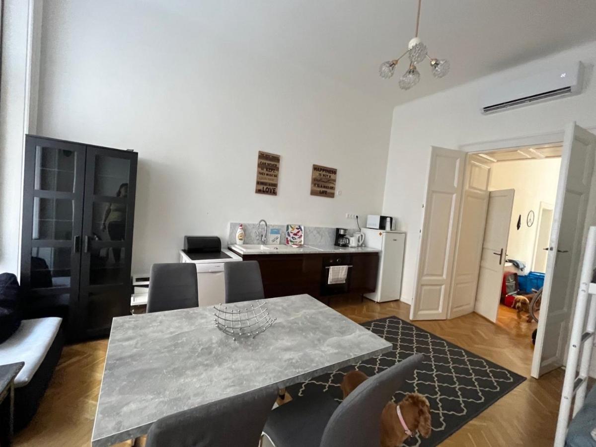 Love, Peace & Easy Living Apartment Budapeste Exterior foto